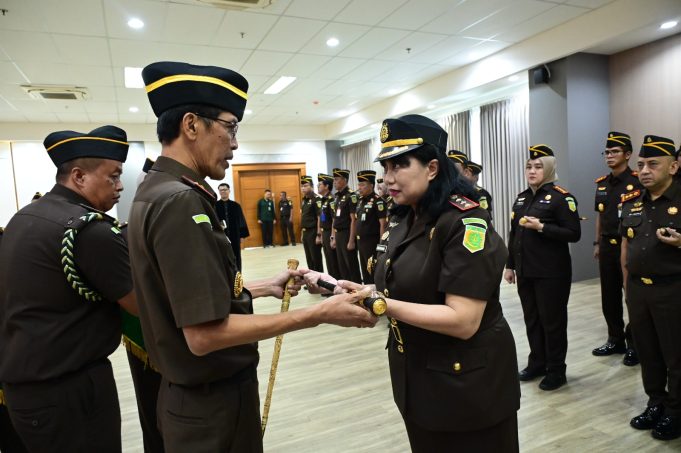 Kajati Jabar Lantik Kajari Garut, Kajari Kuningan dan Kajari Kabupaten Tasikmalaya