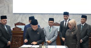 Ekonomi Tumbuh 6,45 Persen, Kang DS Paparkan LKPJ 2025 di DPRD