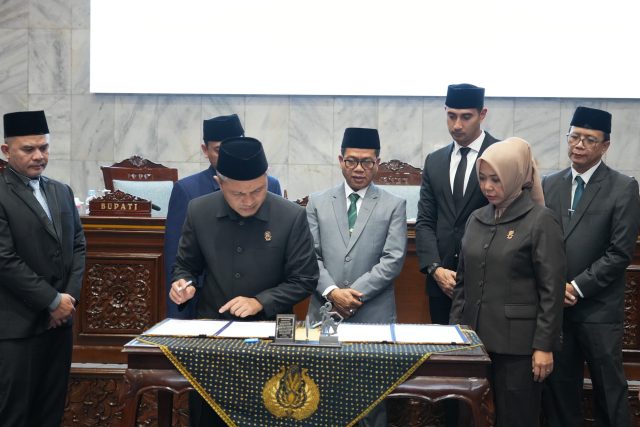 Ekonomi Tumbuh 6,45 Persen, Kang DS Paparkan LKPJ 2025 di DPRD
