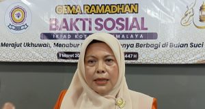 Peduli Pekerja di Lingkungan DPRD, IKIAD Kota Tasikmalaya Salurkan Bantuan Sosial