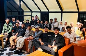 Di Momen Idul Fitri, Karang Taruna 07 Sampaikan Minal Aidzin Walfaizin