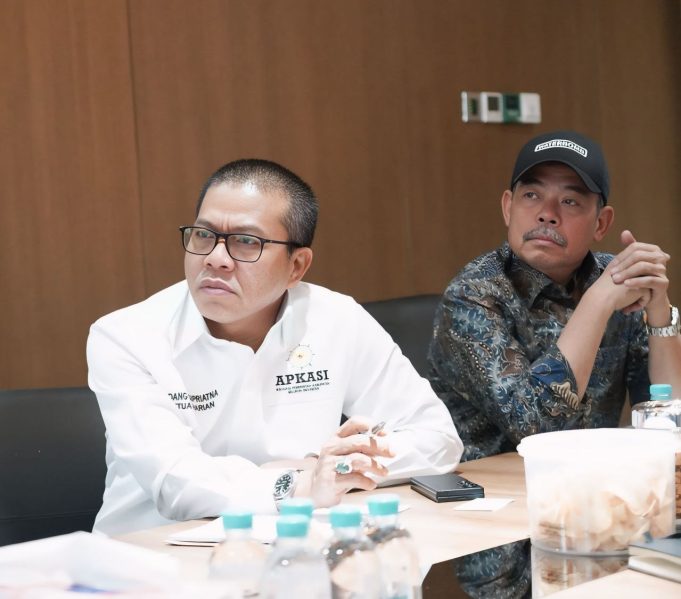 Kawal Investasi Hijau, Kang DS Pastikan Apkasi Urai Kendala Lahan Proyek PLTS