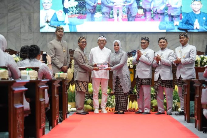 Rapat Paripurna DPRD Hari Jadi Ke – 385 Kabupaten Bandung “Ngarawat Lembur, Ngaronjatkeun Zaman”