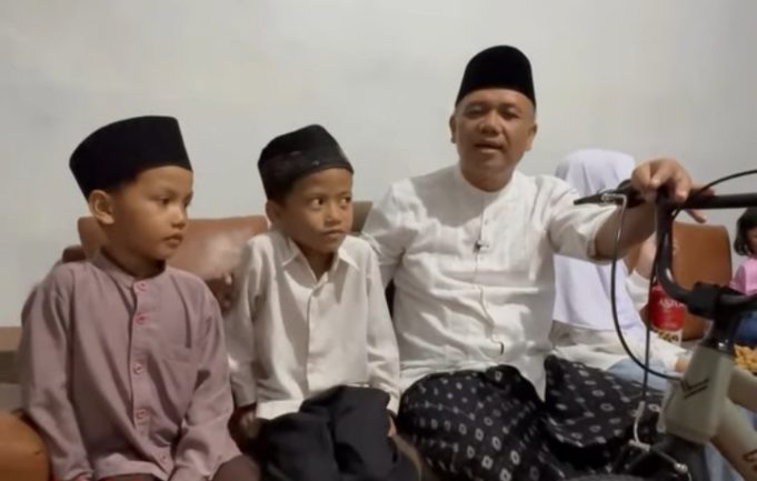 Kisah Ridwan: Sempat Terancam Putus Sekolah, Kini Dapat Sepeda dari Wabup