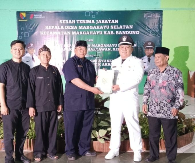 Farhan Taufik Akbar Resmi Pimpin Desa Margahayu Selatan, Sertijab Berlangsung Khidmat