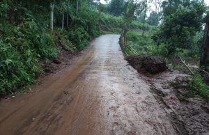 Longsor di Desa Buninagara Picu Kekhawatiran Warga, Jalan Masih Dipenuhi Lumpur