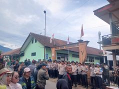 Massa Kepung Kantor Desa Linggawangi, Tuntut Kepala Desa Mundur Diduga Nyuri Uang Staf Desa