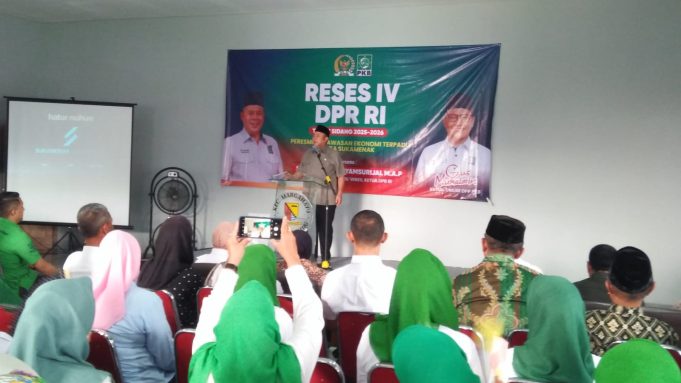 Dr. H.Cucun Ahmad Syamsurizal Laksanakan Reses IV di Desa Sukamenak.