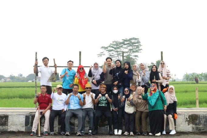Turun Langsung ke Lapangan, Diky Candra Ajak Warga Jaga Kebersihan Kota