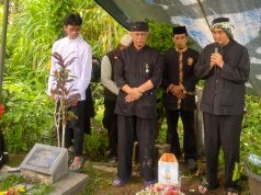 Wujud Empati, Diky Candra Negara Hadiri Pemakaman Ibunda Anton Charliyan
