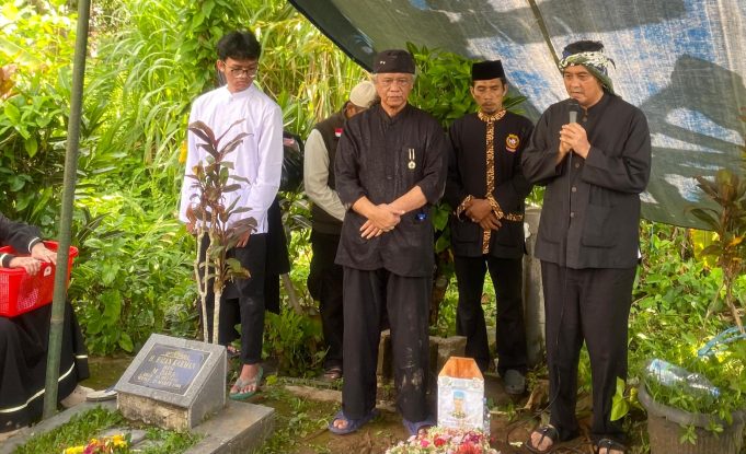 Wujud Empati, Diky Candra Negara Hadiri Pemakaman Ibunda Anton Charliyan
