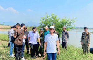 Bupati Bandung Tinjau Normalisasi Sungai Cilisungan, Fokus Atasi Banjir Tegalluar