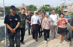 Dalam Rabu Keliling Ketua DPRD Berikan Apresiasi Pada Rw 17 Dan Greenhouse BUMDes Marsela Mahardika