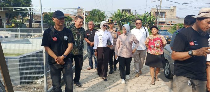 Dalam Rabu Keliling Ketua DPRD Berikan Apresiasi Pada Rw 17 Dan Greenhouse BUMDes Marsela Mahardika