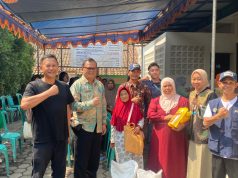 Camat Kutawaringin, Mamet Slamet Pantau dan Monitoring Pembagian Beras di Desa Gajahmekar