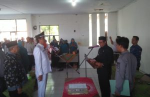 Camat Kutawaringin Melantik Dan Mengambil Sumpah Janji PJ. Desa Jelegong