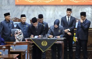 Rapat Paripurna DPRD Kabupaten Bandung Persetujuan Pembahasan Dua Raperda