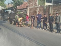 Kepala Desa Mekarrahayu Pimpin Padat Karya Bersih Lingkungan, Ajak Warga Wujudkan Lingkungan Sehat dan Nyaman