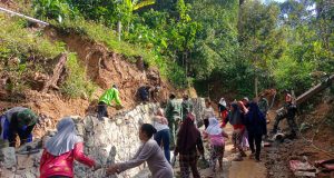Ras Terkuat Dimuka Bumi Turut Berbaur Sukseskan TMMD