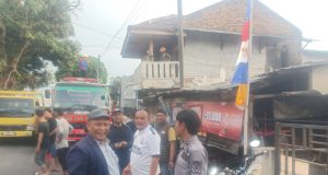 Kebakaran Terjadi Di Rumah Mantan Sekertaris Desa Nanjung