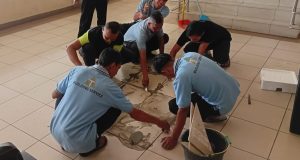 Picu Pertanyaan Efisiensi Anggaran, Perbaikan Keramik Lantai Dilakukan Office Boy