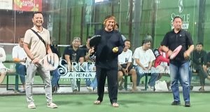 Diky Chandra Jajal Padel untuk Pertama Kalinya, Apresiasi Turnamen Tarkam Volume 3 di Kota Tasikmalaya