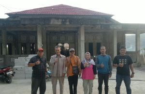 Keteladanan Kepala SMA Alhasbiah, Agus: Memimpin dengan Memberi Contoh