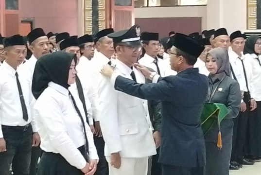 H. Dian Farid Resmi Pimpin Desa Jelegong, Ajak Masyarakat Bersinergi Bangun Desa