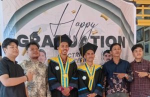 Dua Putra Maluku Utara Berhasil Wisuda dari Fakultas Teknik Universitas Khairun