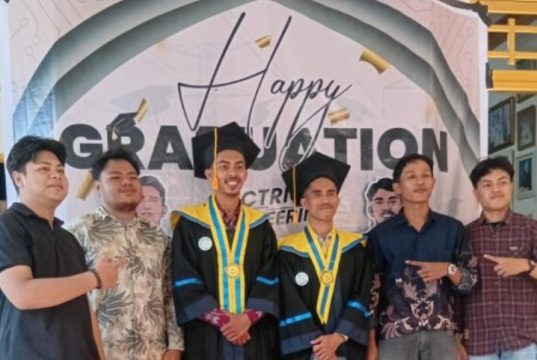 Dua Putra Maluku Utara Berhasil Wisuda dari Fakultas Teknik Universitas Khairun