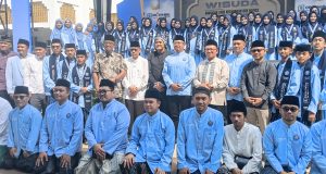 Wawali Diky Candra Hadiri Wisuda Program One Kelurahan One Hafidz