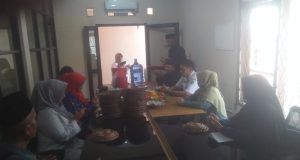 Anggota DPRD dan Kepala Desa Mekarrahayu Hadiri Syukuran BPD Terpilih