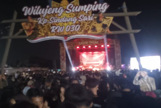 Gebyar Pentas Seni Kemerdekaan Karang Taruna 030 Sindangsari Meriah, Warga Tumpah Ruah Saksikan Penampilan Ade Astrid
