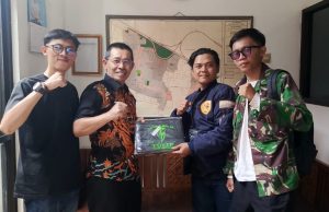 Kepala Desa Margahayu Tengah Dukung Program Ormas XTC Dalam Kebersihan Lingkungan