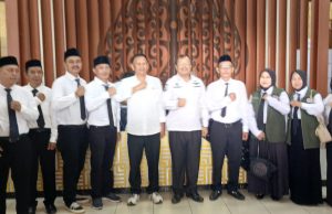Kepala Desa Gajahmekar dan Camat Kutawaringin Ucapkan Selamat atas Pelantikan BPD di Gedung Toha