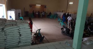 Penyaluran Bansos Beras di Desa Sukanagara Berjalan Lancar