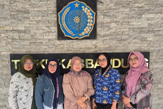 Ketua TP PKK Kecamatan Margaasih Ajak Masyarakat Pilah Sampah dari Rumah