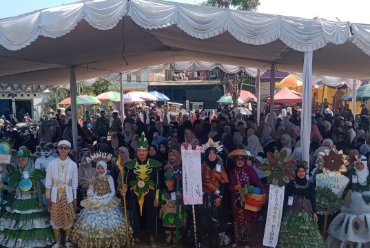 Puncak FSN Jilid 8 Cigondewah Hilir, Karnaval Best Costume Dan Berikan Berbagai Hadiah